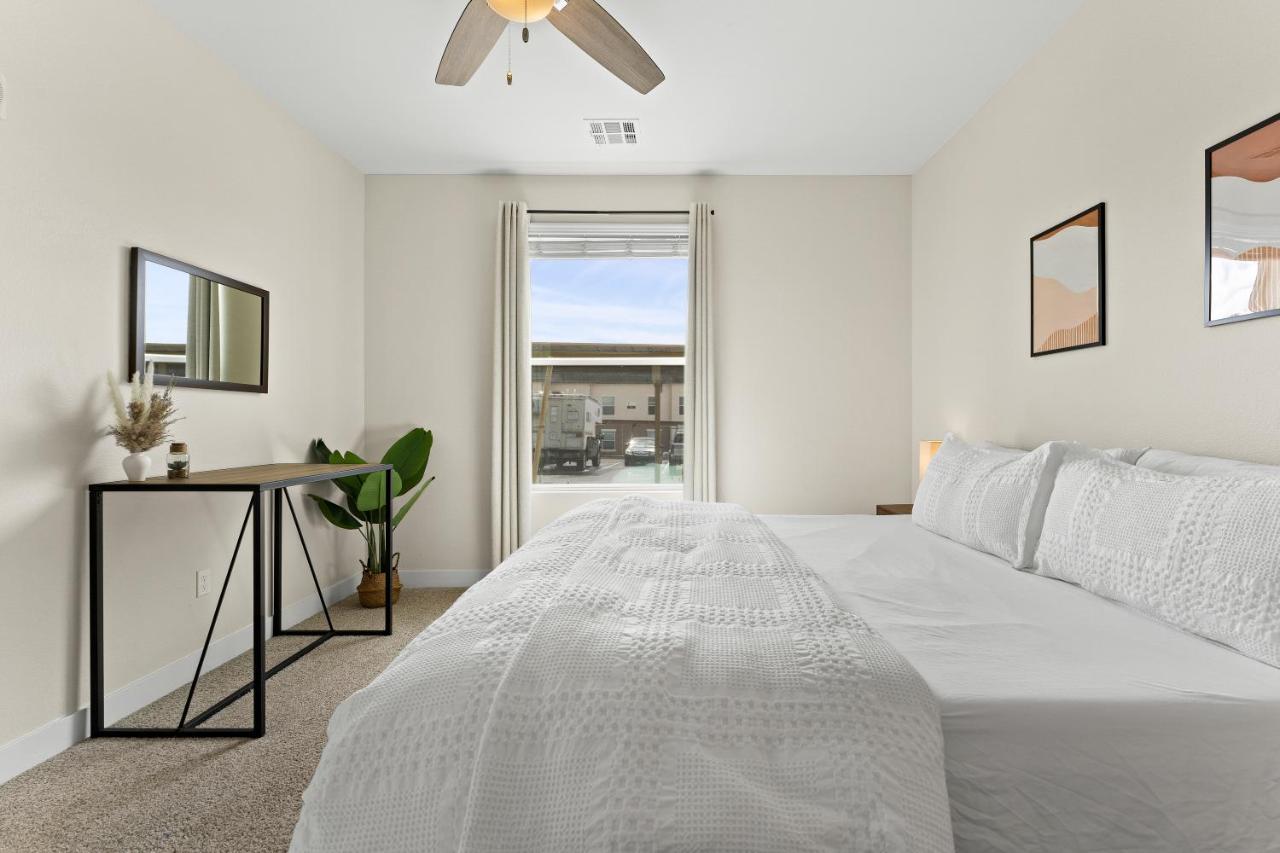 Luxury Retreat - King Beds, Hot Tub, & Pool - Family & Remote Work Friendly Reno Exterior foto