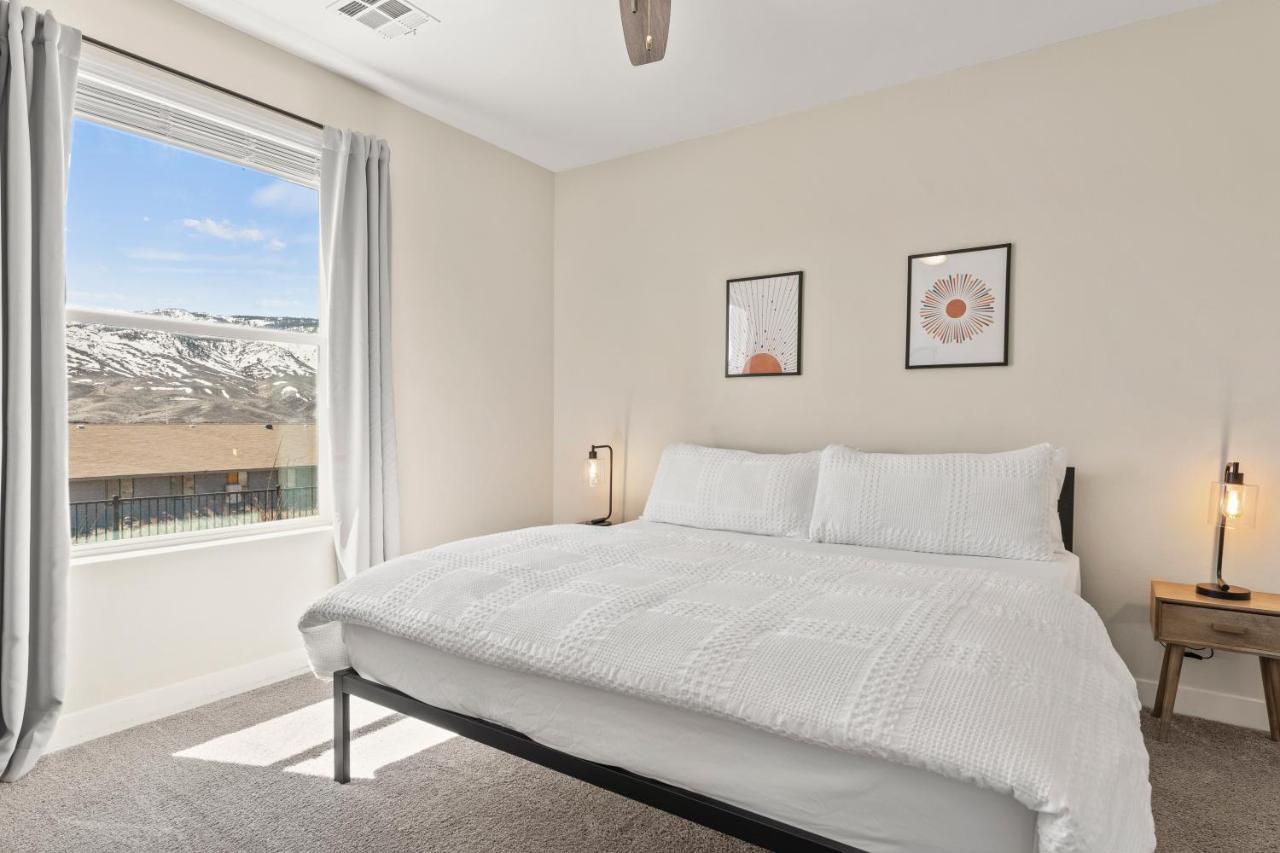 Luxury Retreat - King Beds, Hot Tub, & Pool - Family & Remote Work Friendly Reno Exterior foto