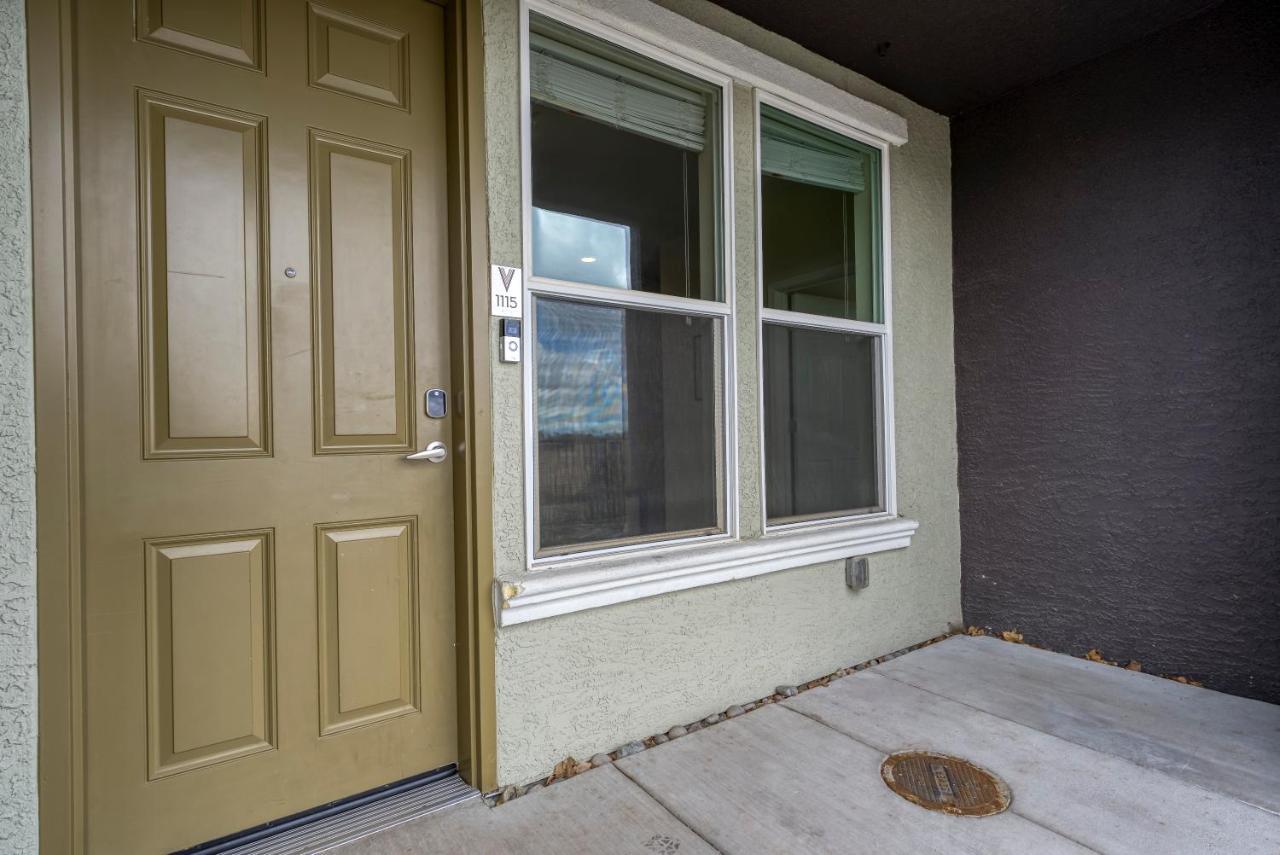 Luxury Retreat - King Beds, Hot Tub, & Pool - Family & Remote Work Friendly Reno Exterior foto