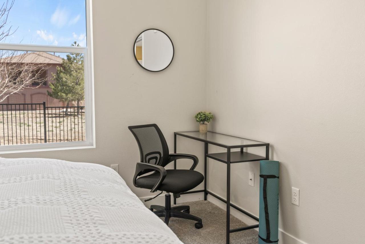 Luxury Retreat - King Beds, Hot Tub, & Pool - Family & Remote Work Friendly Reno Exterior foto