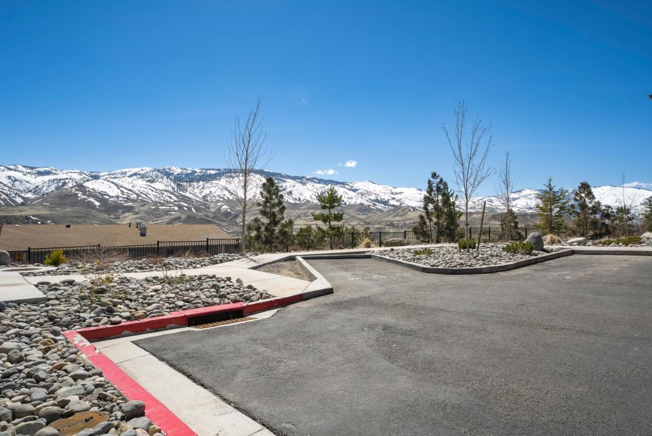 Luxury Retreat - King Beds, Hot Tub, & Pool - Family & Remote Work Friendly Reno Exterior foto
